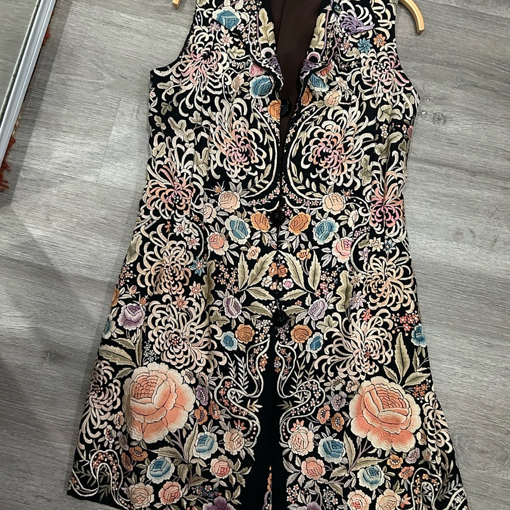 antique vintage Embroidered Sleeveless vest